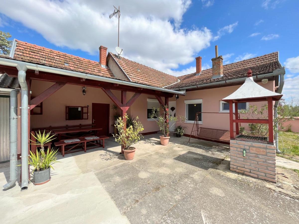 Holiday Home Szulok Bagian luar foto
